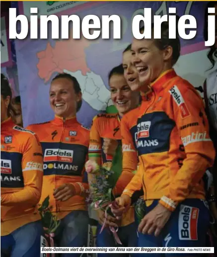  ?? Foto PHOTO NEWS ?? Boels-Dolmans viert de overwinnin­g van Anna van der Breggen in de Giro Rosa.