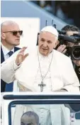  ?? Foto: dpa ?? Zu den Highlights der Reise gehörte der Besuch von Papst Franziskus.