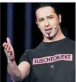  ?? FOTO: ANSPACH/DPA ?? „Die Live-Bühne ist einfach mein Leben“, sagt Comedian Bülent Ceylan.