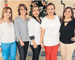  ?? ?? Susana Loor, Margie Harb, Solanda Carpio, Leticia Morales y Margot Parrales.