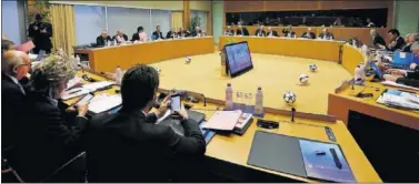  ??  ?? EN NYON. El Comité Ejecutivo de la UEFA se reunió ayer en la Casa del Fútbol Europeo de Nyon (Suiza).