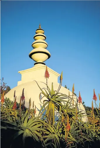  ?? Picture: Lisa de Venter ?? DREAMING SPIRE The stupa at the Buddhist Retreat Centre in Ixopo.