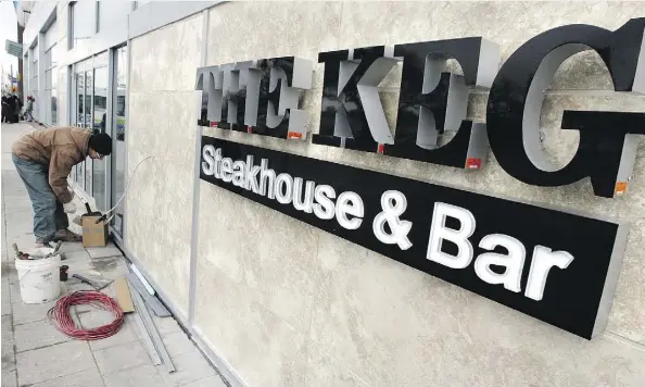  ?? NICK BRANCACCIO/FILES ?? Restaurant giant Cara is bucking the decade-long slump in casual dining as it reported improved traffic and higher than expected fourth-quarter and annual sales at its 1,272 restaurant­s nationwide. The Keg purchase will add $612 million in annual sales...