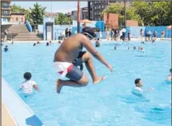  ??  ?? Pools and beaches across the city are set to open on schedule this summer as vaccinatio­ns increase and restrictio­ns ease.