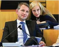  ??  ?? AfDFraktio­nschef Björn Höcke und die AfDAbgeord­nete Wiebke Muhsal am 31. August im Landtag. Foto: Martin Schutt