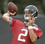  ?? Yi-Chin Lee / Staff photograph­er ?? AJ McCarron warms up his arm Wednesday as he adjusts to his new backup role with the Texans.