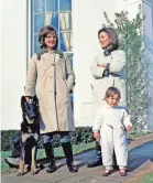  ?? KENNEDY PRESIDENTI­AL LIBRARY ?? Jacqueline Kennedy with her sister, Lee Radziwill, and Lee's daughter, Tina, in 1963.