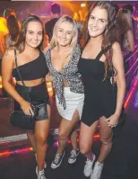  ?? Picture: MARTY BROOKS ?? Bridgette McCall, Zoe Thompson and Jess McKenna at Retro's.