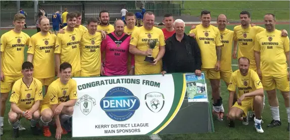  ?? Photo by Domnick Walsh ?? Classic B with the Division 2A League cup after they beat Killorglin B in the replayed final at Mounthawk Park last Sunday.