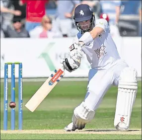  ?? Picture: Keith Gillard ?? Ollie Robinson on his way to 71 for Kent against Surrey at Beckenham