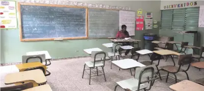  ?? VÍCTOR RAMÍREZ/LISTÍN DIARIO ?? Los profesores decidieron no impartir docencia ayer y hoy en los centros educativos del Distrito Nacional y la Provincia de Santo Domingo.