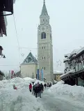  ??  ?? Imbiancata Cortina sotto la neve