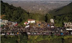  ?? Photograph: Moisés Castillo/AP ?? Protesters block the Inter-American highway in Totonicapá­n, Guatemala, on 6 October.