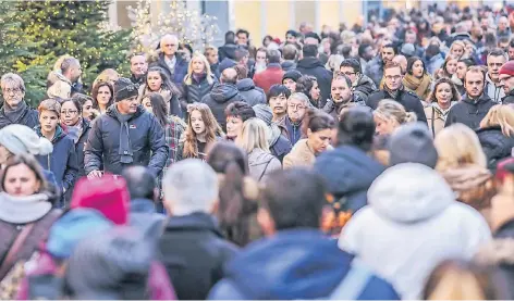  ?? RP-FOTO: HANS-JÜRGEN BAUER ?? Volle Städte: Gerade die Rheinschie­ne sieht Zuzügen entgegen.