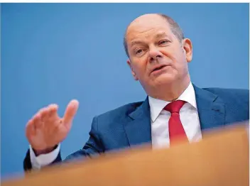  ?? FOTO: KAY NIETFELD/DPA ?? Deutschlan­ds oberster Kassenwart Olaf Scholz (SPD) kommt über sein Zahlenwerk regelrecht ins Schwärmen: „Ich plane Zukunftsin­vestitione­n auf Rekordnive­au“, sagte er bei der Vorstellun­g der Finanzplan­ung 2019.