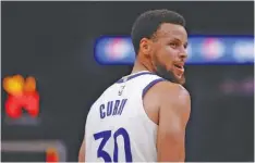  ?? AP ?? Stephen Curry de los Warriors de Golden State durante un juego de pretempora­da ante los Lakers de Los Ángeles el pasado viernes.
