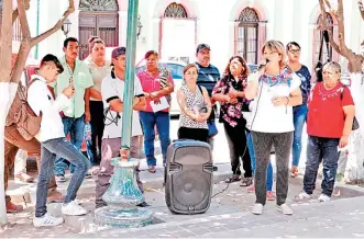  ?? /EL SOL DE TAMPICO ?? Los manifestan­tes solicitaro­n la intervenci­ón de la gobernador­a del estado ante el titular de la SCT