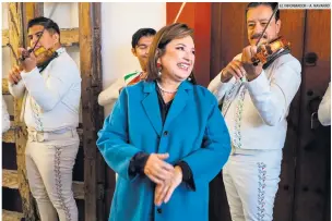  ?? EL INFORMADOR • A. NAVARRO ?? LA RECIBEN CON MARIACHI. Xóchitl Gálvez, abanderada presidenci­al de la oposición, estuvo ayer en la Hacienda El Refugio, ubicada en el municipio de Tala, en donde participó en el evento “Voces de la Emergencia Cultural”.