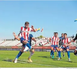  ?? ERASMO FENOY ?? ván Turrillo chuta para marcar ante el Marino.