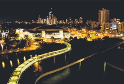  ??  ?? Beauty of the night . . . Petra Bensted took this stunning shot of Broadbeach on a clear winter night.