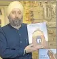  ??  ?? Amardeep Singh with his book ‘Lost Heritage’.