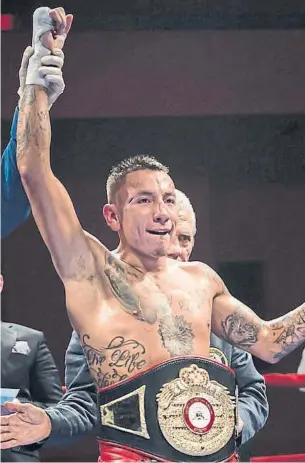  ?? LEE BAXTER MANAGEMENT ?? Mississaug­a's Sam Vargas will face U.K. star Amir Khan on Sept. 8, with the winner likely headed to a world welterweig­ht title bout. A victory could also provide a boost to the local boxing scene.