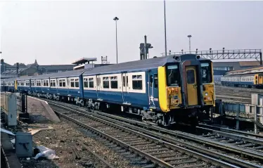  ??  ?? TOP LEFT (OPPOSITE PAGE): Class 421 4-CIG 7350 awaits departure from Reading with a Waterloo service on March 29, 1980. This was a regular route for the author while based at Waterloo and always featured either 4-CIGs or 4-VEPs. (Rail Photoprint­s/John Chalcraft)