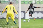  ??  ?? Yimmi Chará en acción con el Atlético Mineiro.