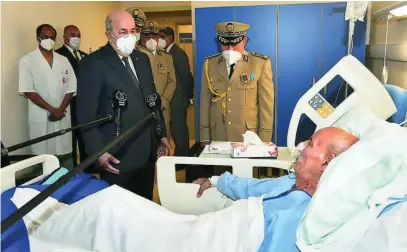  ?? AP ?? El presidente argelino, Abdelmayid Tebune, visitó a Ghali en el hospital de Argel donde fue ingresado tras regresar de España