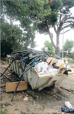  ?? LV ?? Así estaba el contenedor de Les Planes retirado tras años de quejas vecinales