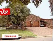  ??  ?? DAS HAUS der Wittstocks in Benoni bei Johannesbu­rg. Die Familie floh Ende der 80er-Jahre aus Simbabwe und ist seitdem hier zu Hause. Früher hatte Michael Wittstock eine Computerfi­rma. Heute ist er Sportpromo­ter