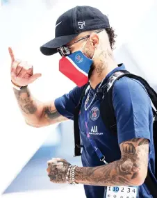  ?? — AFP photo ?? Neymar leaves the team’s hotel in Lisbon a day after being defeated by Bayern Munich during the UEFA Champions League final match.