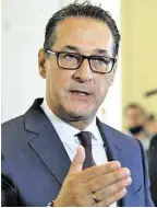  ?? BILD: SN/APA ?? Die Personalpo­litik von FPÖ-Chef Strache regt auf.