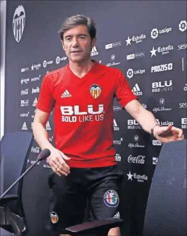  ??  ?? SEGURO. Marcelino lanzó ayer varios mensajes, antes del importante partido contra el Eibar.