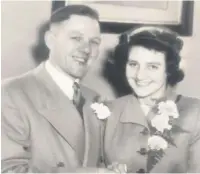  ??  ?? ●● Gordon and Sheila on their wedding day.