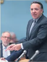  ??  ?? Le chef de la CAQ, François Legault, a interpellé le premier ministre Couillard au sujet de l’agricultur­e lors de la période de questions à l’Assemblée nationale, le 5 octobre.