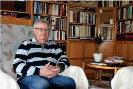  ?? Bild: Emelie Forsberg ?? Bengt Gärdfors både skriver och läser mycket på fritiden. Han ägnar gärna tiden åt historiska verk men läser även en och annan deckare.