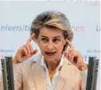  ?? Foto: Peter Kneffel, dpa ?? Verteidigu­ngsministe­rin von der Leyen hat in Neubiberg ein Cyber Zentrum er öffnet.