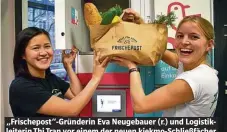  ??  ?? „Frischepos­t“-Gründerin Eva Neugebauer (r.) und Logistikle­iterin Thi Tran vor einem der neuen kiekmo-Schließfäc­her