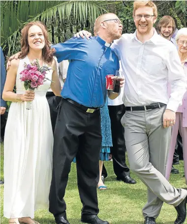  ??  ?? YOU MAY KISS THE GROOM: Above, Taryn van Jaarsveld,minister Nick Prinsloo and Pieter van Jaarsveld. Far right, Heleen De Bruyn enjoys the surprise