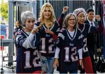  ?? SCOTT GARFIELD/ PARAMOUNT PICTURES VIA AP ?? This image released by Paramount shows Rita Moreno, from left, Jane Fonda, Sally Field and Lily Tomlin in a scene from
“80 For Brady.”