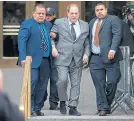  ??  ?? Harvey Weinstein leaves court.