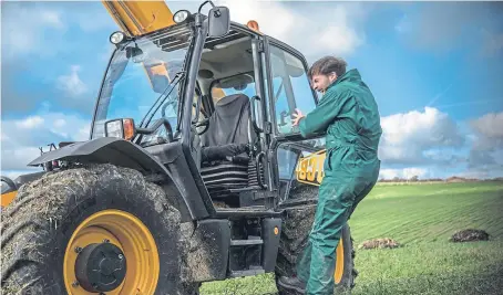  ??  ?? Overhead power cables are just one of the hazards farmers face. A new study looks at their approach to risk.