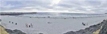  ??  ?? Auch wenn am Himmel dunkle Wolken aufziehen: Der San Diego Beach ist immer einen Besuch wert.