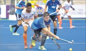  ?? HOCKEY INDIA ?? Argentina’s Gonzalo Peillat takes a penalty corner during the Azlan Shah Cup opener vs India.