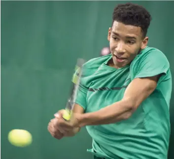  ?? PHOTO D’ARCHIVES, AGENCE QMI ?? Félix Auger-aliassime a connu une bonne saison 2017 malgré une blessure qui l’a tenu à l’écart du jeu pendant deux mois.