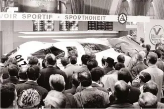  ??  ?? Presentaci­ón en Ginebra. En marzo de 1969, después de un trabajo intenso y superar varios contratiem­pos, la unidad 001 estuvo expuesta en el salón.