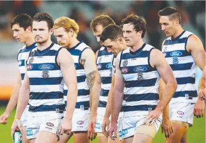  ?? Picture: GETTY ?? BOWED AND BEATEN: Patrick Dangerfiel­d and teammates had many concerns at three-quarter time.