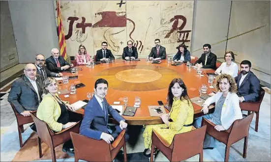  ?? JORDI BEDMAR ?? El nuevo Govern presidido por Quim Torra celebró la primera reunión una vez finalizada la toma de posesión de todos sus miembros