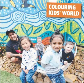  ?? Picture: ALAN BARBER ?? Artist Nathan Patterson with kinder children Mavrick, Annabeth, Tom and Jugaad.